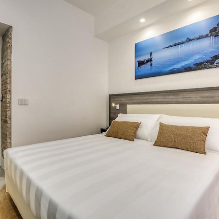 Gallery Suite Civitavecchia Rom bilde